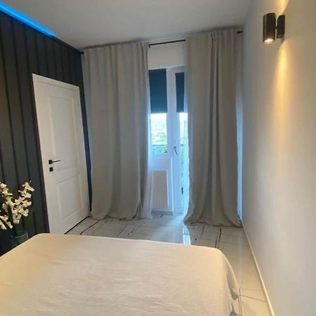 Q Luxury Apartment - Palas Center Ясси Екстер'єр фото