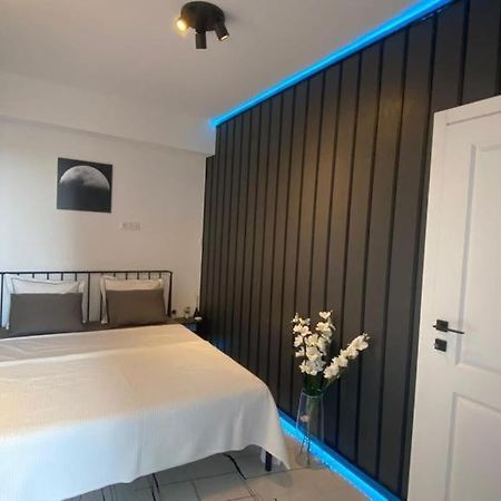 Q Luxury Apartment - Palas Center Ясси Екстер'єр фото